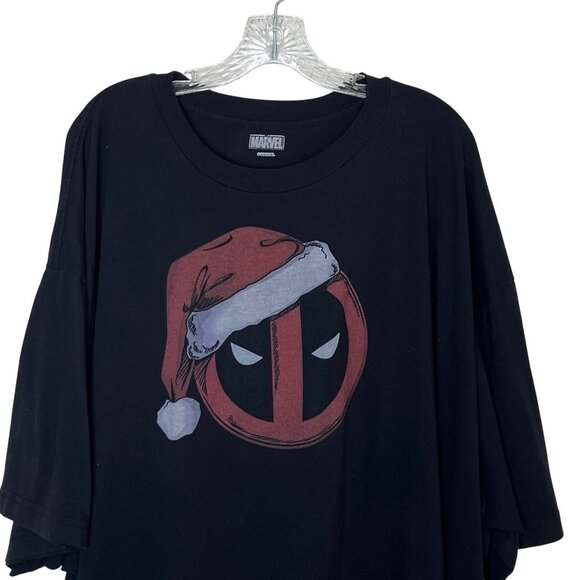 Deadpool Santa Hat TShirt Marvel Black Size 4X - Picture 3 of 6